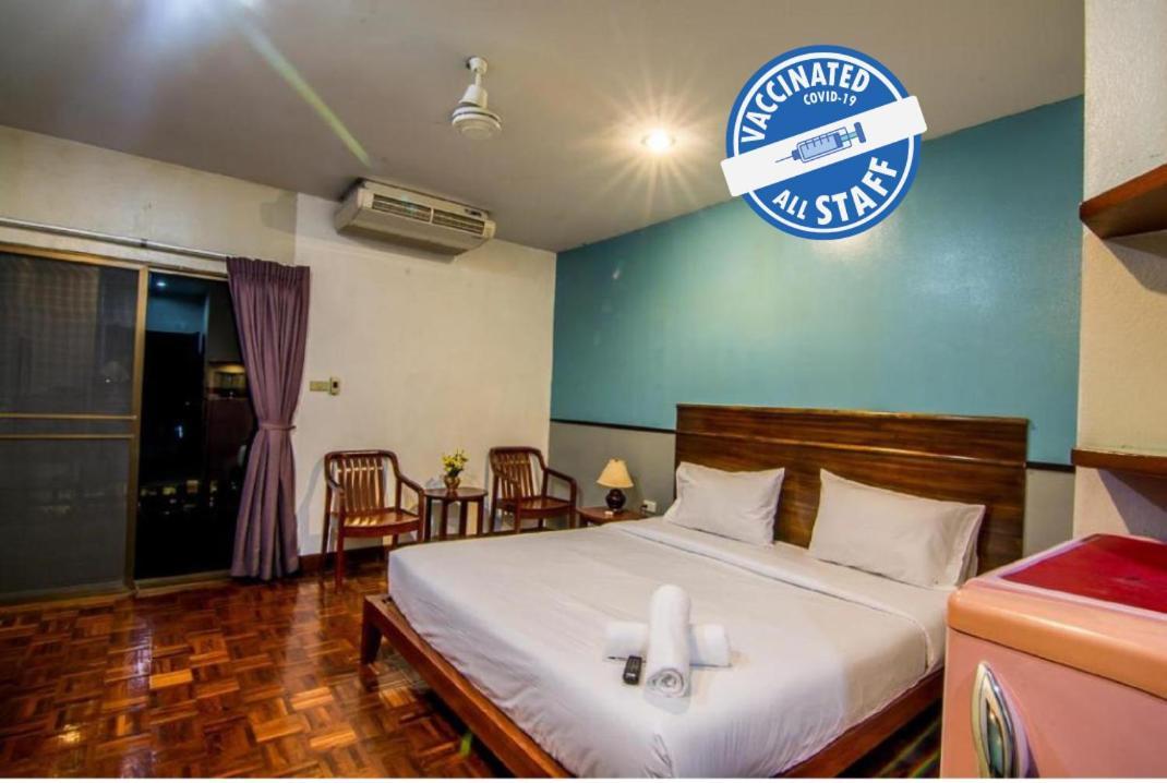 Sutus Court 4 Hotel Pattaya Buitenkant foto