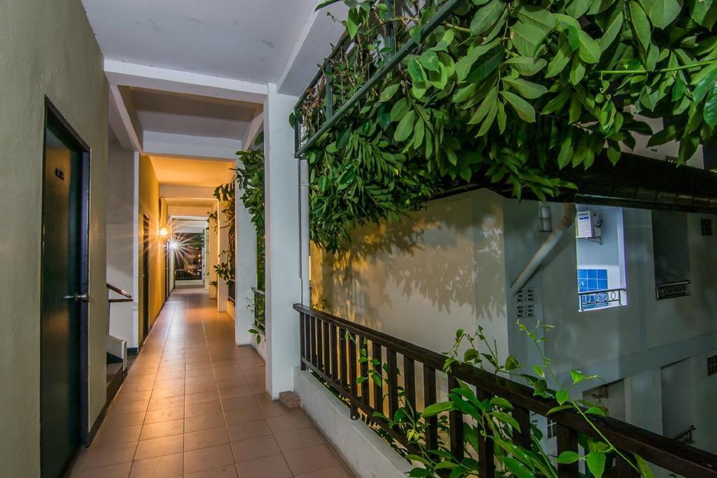 Sutus Court 4 Hotel Pattaya Buitenkant foto
